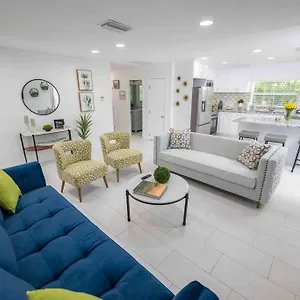Beautiful House, Walking Distance To Stadium Tampa
