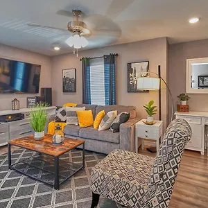 Cozy Haven Attached To Million - South Tampa