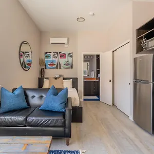 Sunny - Food Carts, Coffee & Bars Holiday home Portland