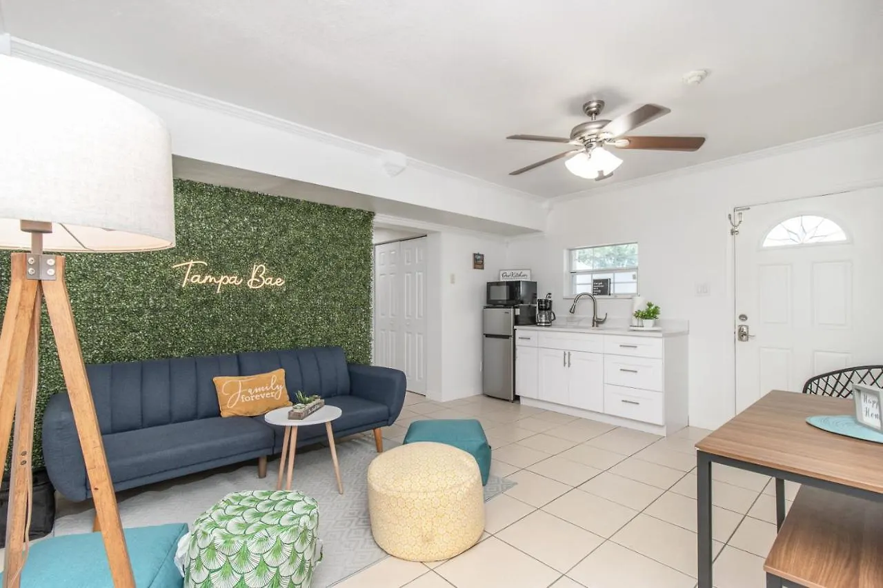 Holiday home 6 Bedroom Bucs Airport Mall Beach Wifi Tampa