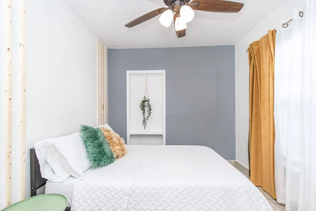 6 Bedroom Bucs Airport Mall Beach Wifi Tampa Holiday home