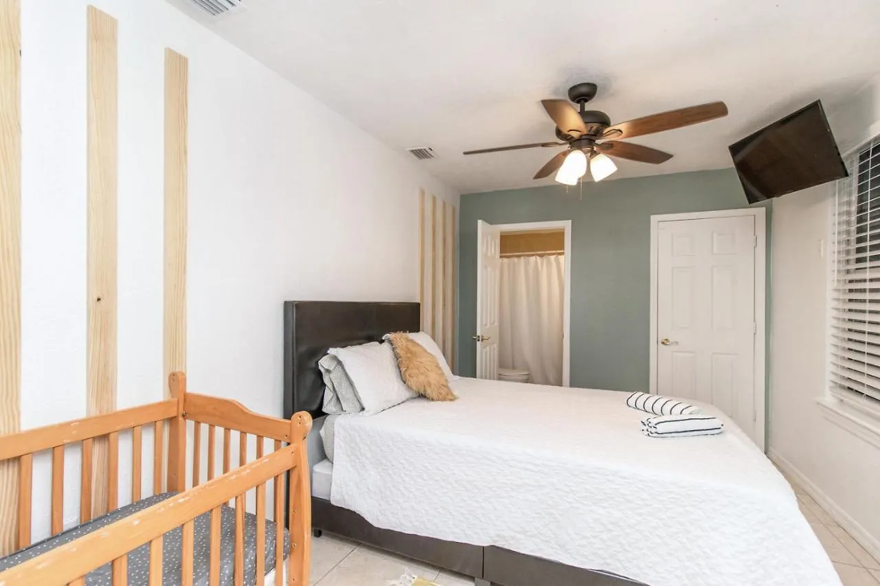6 Bedroom Bucs Airport Mall Beach Wifi Tampa Holiday home