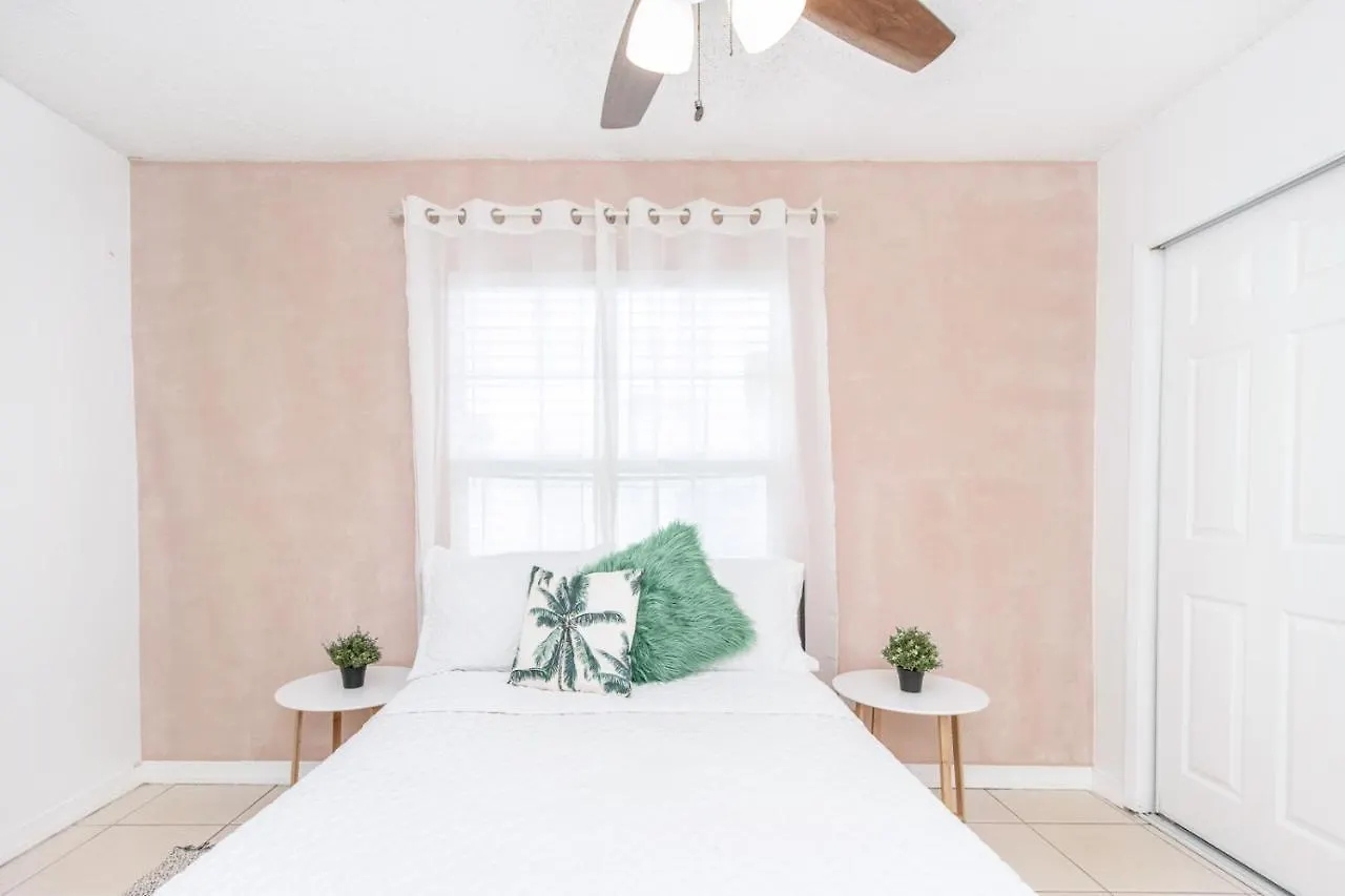 6 Bedroom Bucs Airport Mall Beach Wifi Tampa 0*,