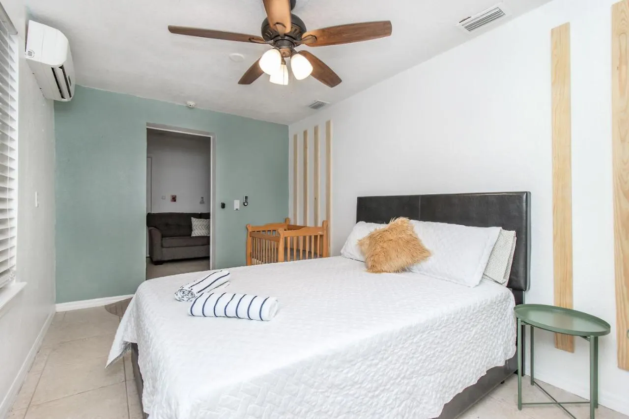 6 Bedroom Bucs Airport Mall Beach Wifi Tampa Holiday home