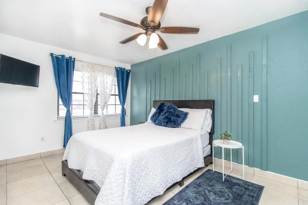 6 Bedroom Bucs Airport Mall Beach Wifi Tampa Holiday home