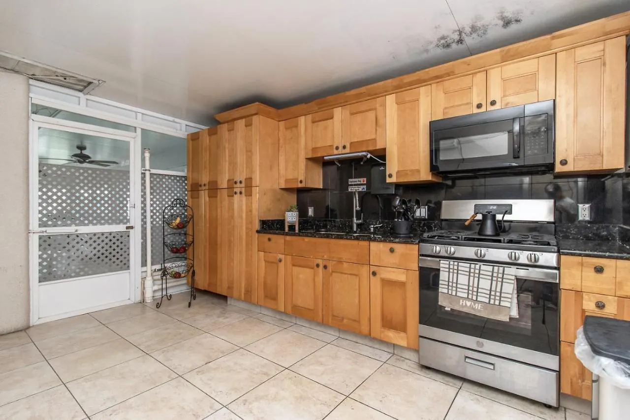 Holiday home 6 Bedroom Bucs Airport Mall Beach Wifi Tampa